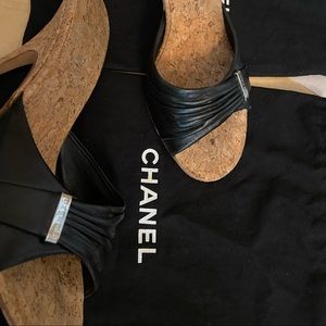 Chanel sandals 👡